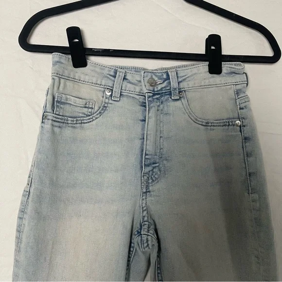 H&M Light Blue Denim Jeans - Picture 3 of 8